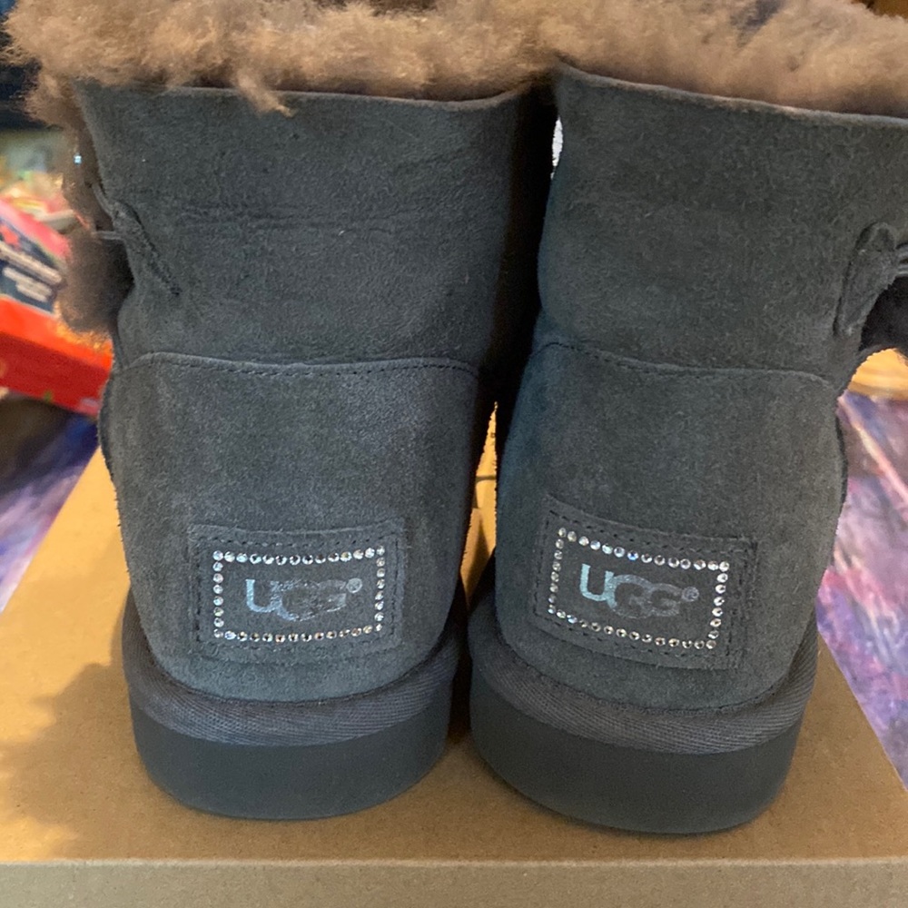 Grey Uggs New size 9 with crystal